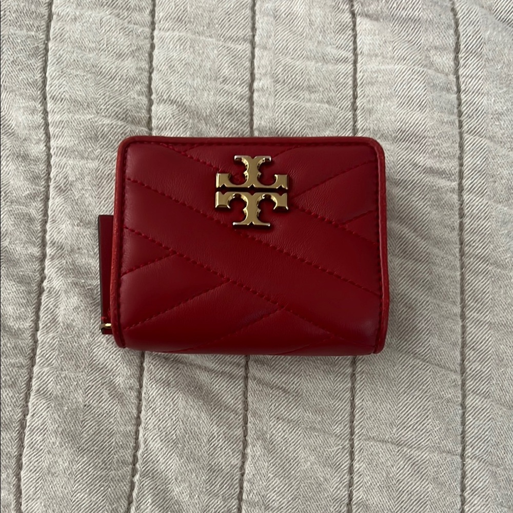 Tory Burch Red Quilted Leather Wallet. Extremely excellent condition. Almost new